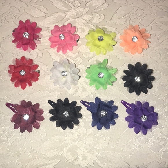 Claire's Accessories - Flower Hair Clips